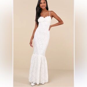 Lulu's white Lace Bridal Gown